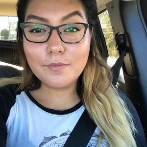 Meet your Posher, Nicole